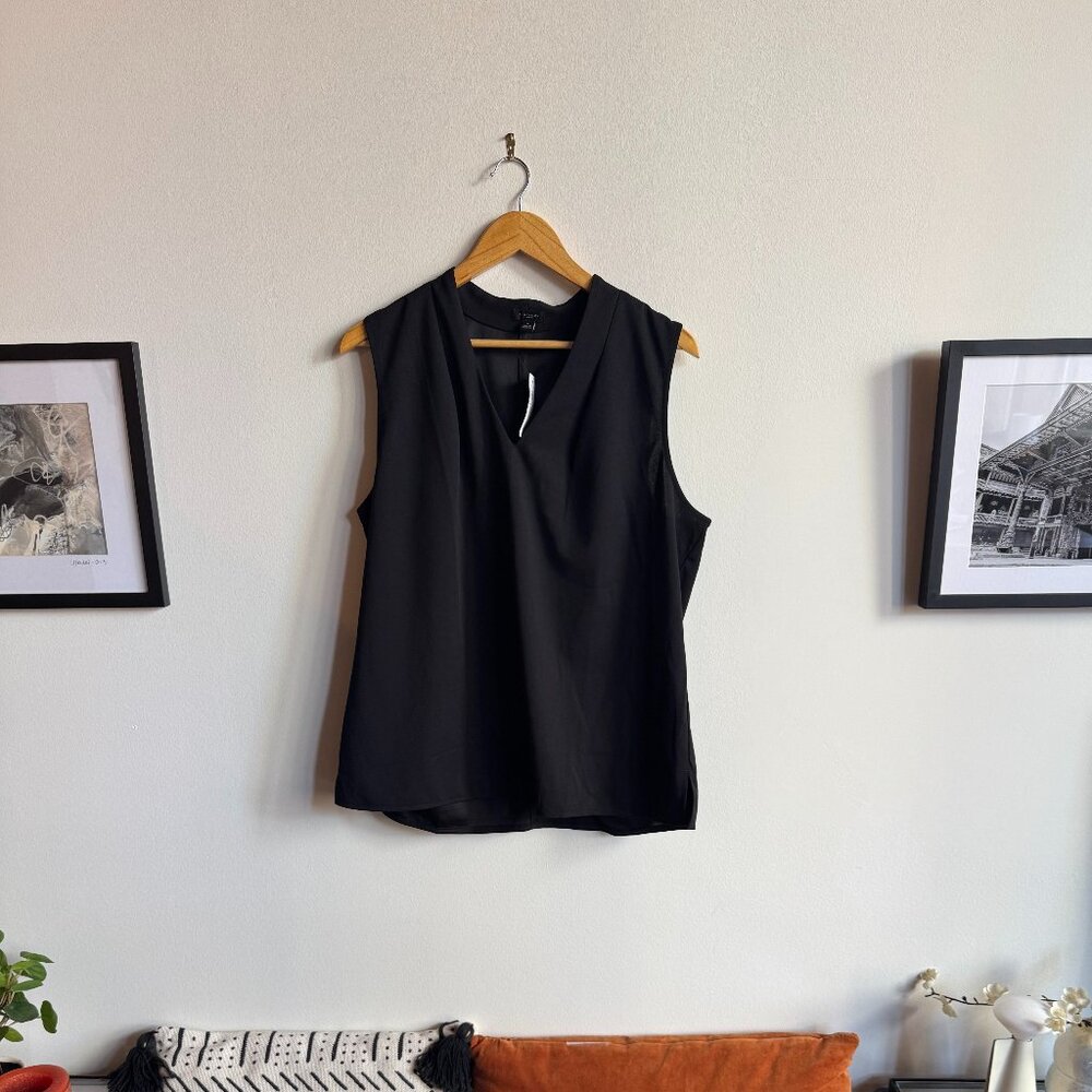 NWT Ann Taylor Factor V-Neck Sleeveless Blouse in Black XL